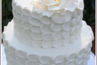 Crafting Your Vintage Petal Cake