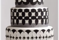 Monochromatic Bloom Cake