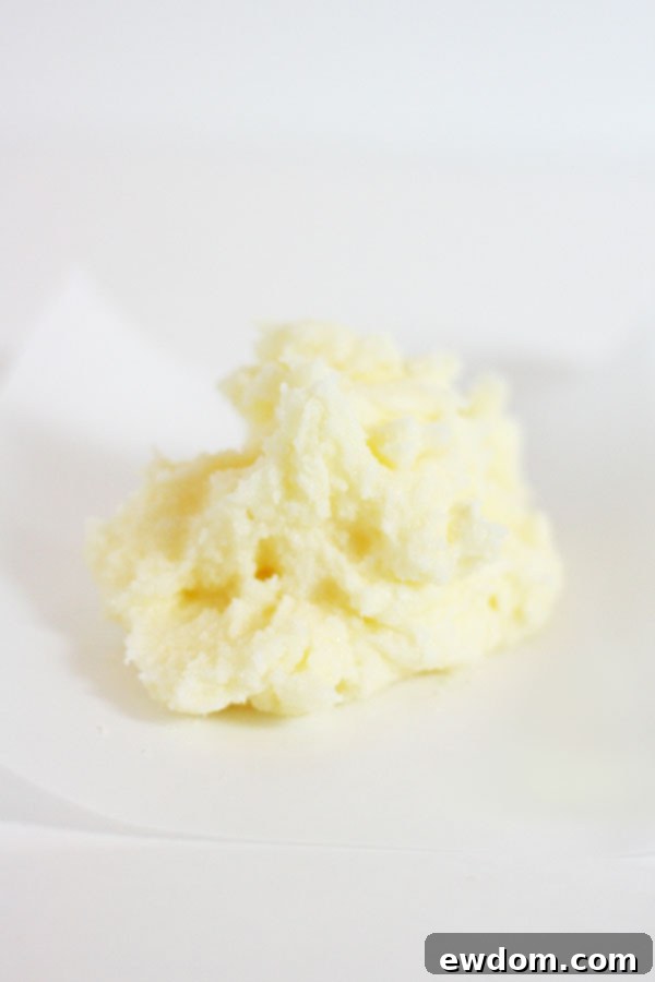 Unlocking the Perfect Cake 4 1-Minute Creaming: Butter and Sugar Mixture Appearance