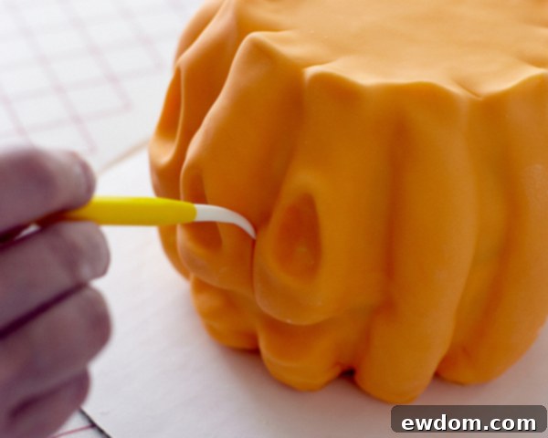 Adding Realistic Pumpkin Texture to Fondant with Veining Tool