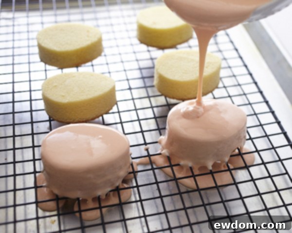 Mini Easter Egg Cakes | by Cakegirls for TheCakeBlog.com