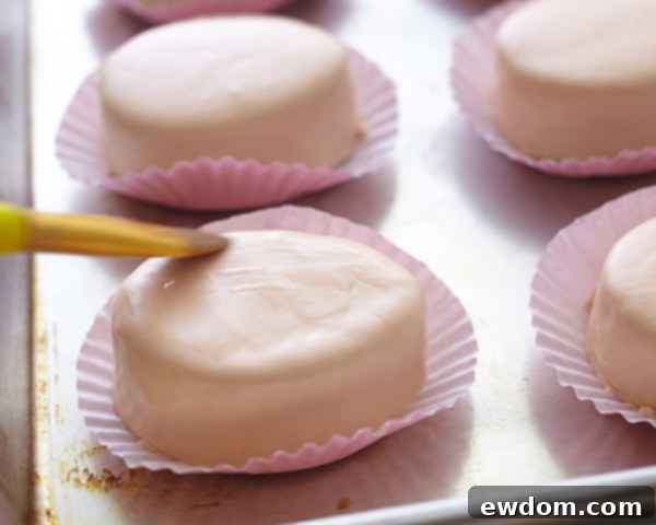 Mini Easter Egg Cakes | by Cakegirls for TheCakeBlog.com