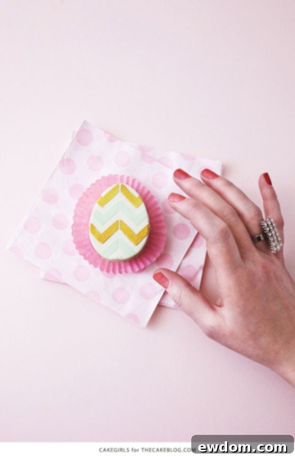 Mini Easter Egg Cakes | by Cakegirls for TheCakeBlog.com