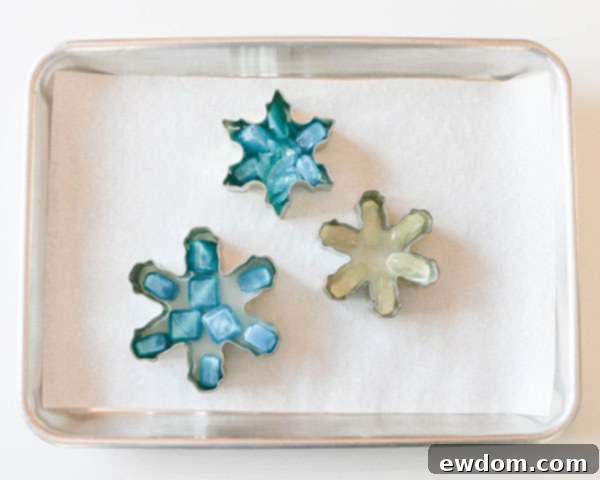 How to make candy snowflakes | by Erin Gardner for TheCakeBlog.com