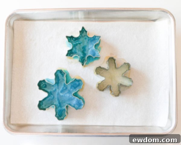 How to make candy snowflakes | by Erin Gardner for TheCakeBlog.com