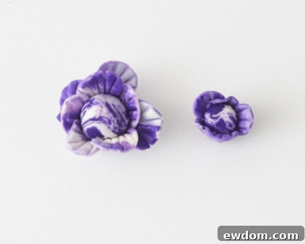 Finished fondant cabbages in various sizes