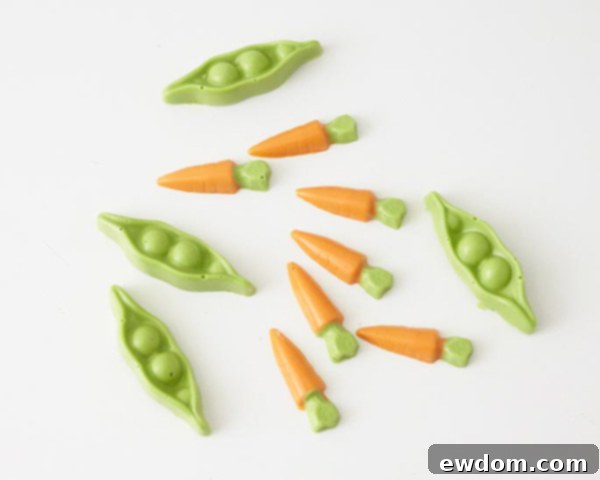 Marbling white and purple fondant for realistic cabbage effect