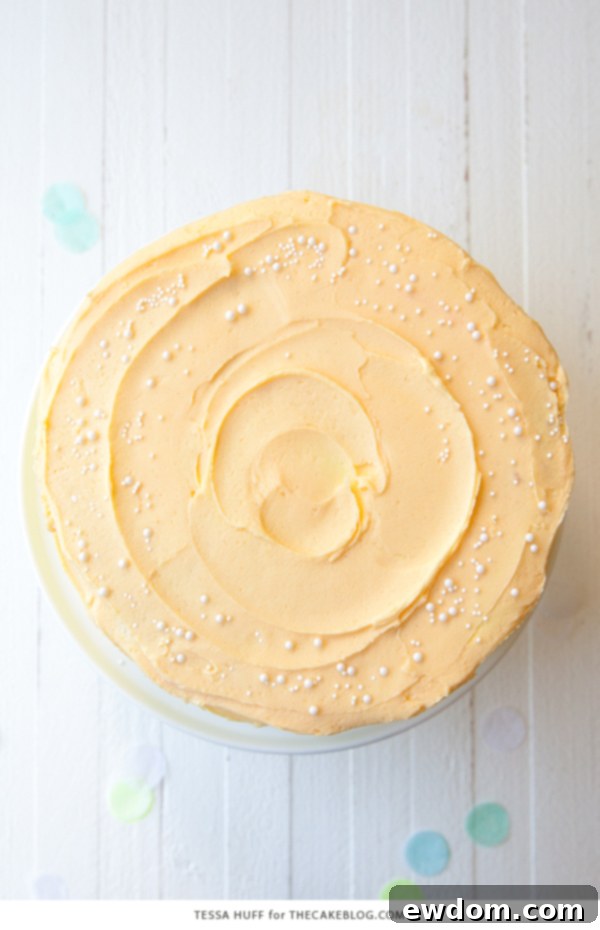 Hummingbird Cake - a no fuss favorite with tropical flavors of pineapple, banana and pecans making it the perfect summer bake | by Tessa Huff for TheCakeBlog.com