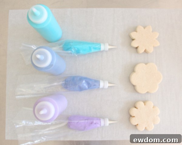 Preparing Piping and Flood Consistency Royal Icing | Key to Smooth Decorating