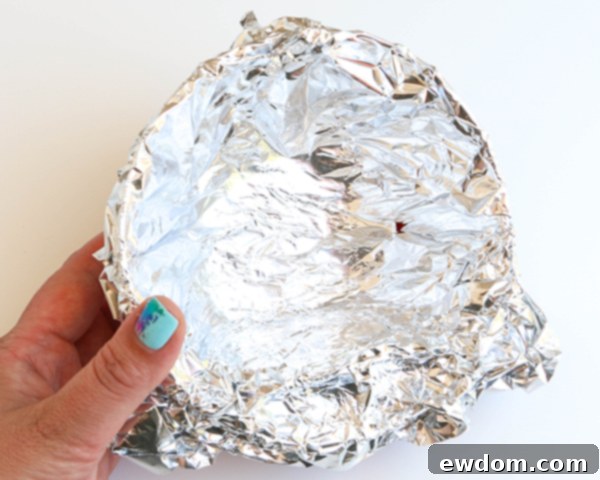 Sunflower Cake - how to make gorgeous sunflower cake decorations using melted chocolate | by Erin Gardner for TheCakeBlog.com