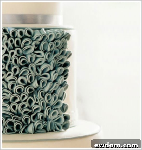 Vintage Ruffles & Lace Cake by Erica O'Brien - Detailed Sugar Ruffles and Lace Inspiration