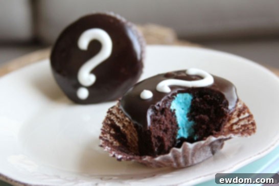 Gender Reveal Cupcakes | by Cream & Flutter on TheCakeBlog.com